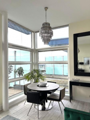 Cloud Nine - Luxe Apartment